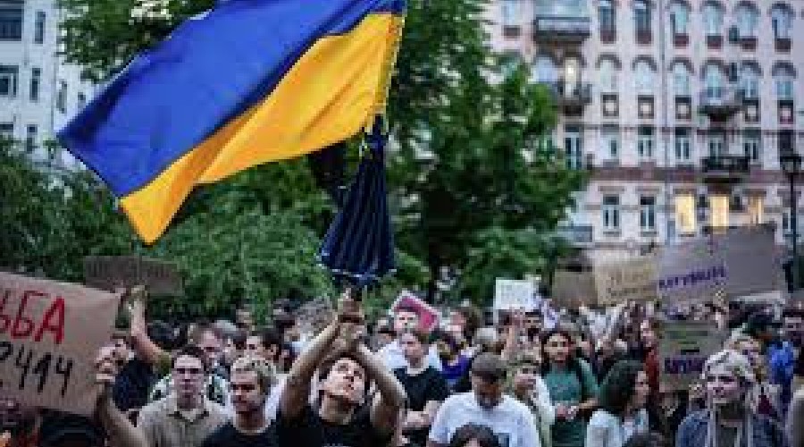 Закон об отмене независимости НАБУ и САП вызвал протесты в 9 городах Украины