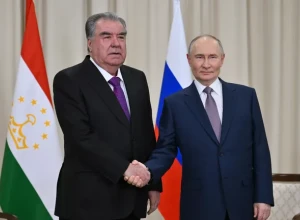 Путин и Рахмон начали двусторонние переговоры в Ленинградской области