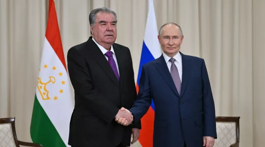 Путин и Рахмон начали двусторонние переговоры в Ленинградской области
