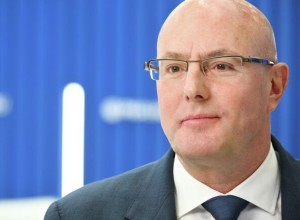 Трек Тем, кто с нами стал недоступен на площадке Яндекс. Музыка