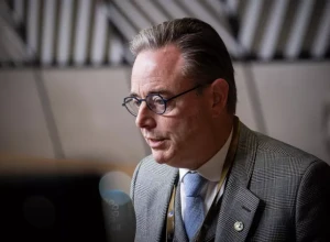 Де Вевер заявил, что ЕС в очень плохой ситуации из-за зависимости от США