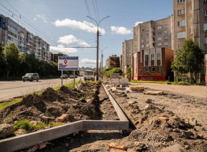 В Мурманске дорожные работы идут на 14 объектах