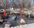 Городские службы отмыли фонтан Поющий журавль в Москве
