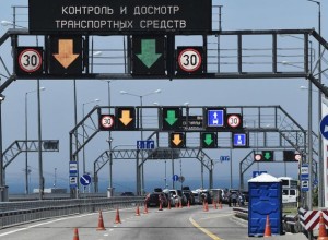 Число машин в очереди у Крымского моста за час выросло до 4 тысяч