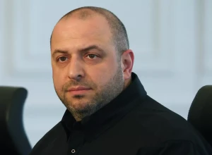 Умеров вернулся на Украину после отсутствия на фоне коррупционного скандала