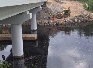 Ремонт моста через Колу в Магнетитах вышел на новую стадию