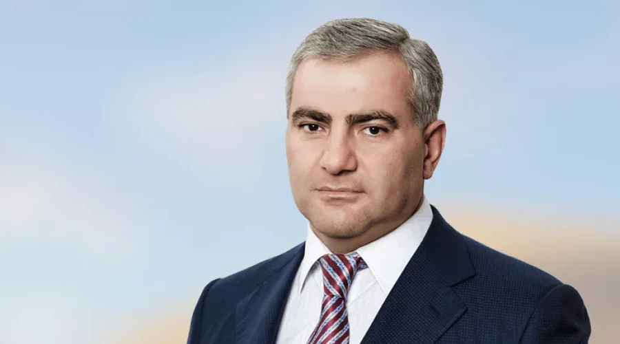 В Армении к движению Карапетяна По-нашему присоединились 16 тысяч добровольцев