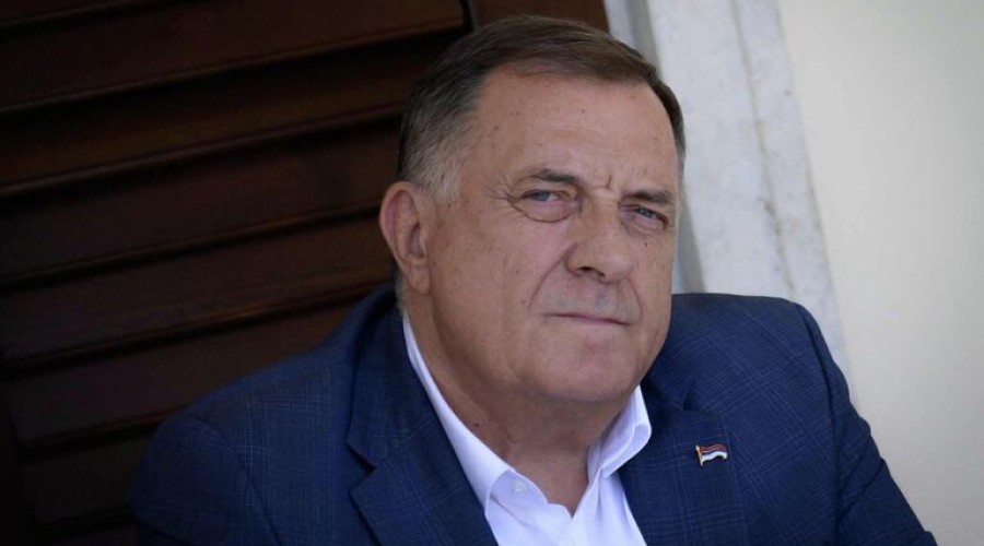 Сийярто разместил фотографии вместе с президентом БиГ и Орбаном из Будапешта