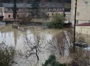 В Сочи река Херота вышла из берегов и затопила близлежащие территории