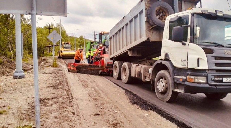 Кроме того, стартовали работы на участке трассы Североморск - Североморск-3