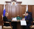 Путин призвал власти уделять больше личного внимания семьям участников СВО