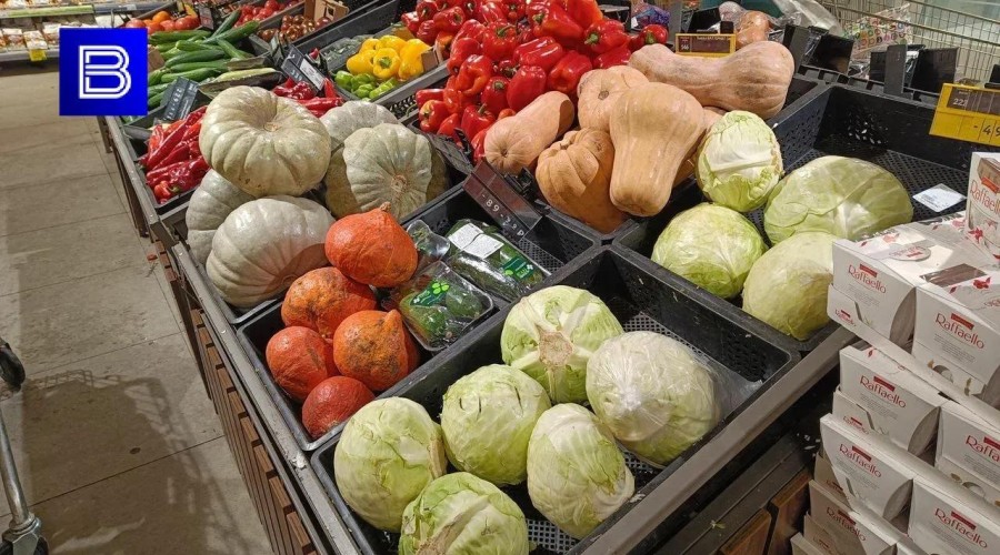 Картофель, белокочанная капуста, куриные яйца и репчатый лук подешевели в Мурманской области за неделю