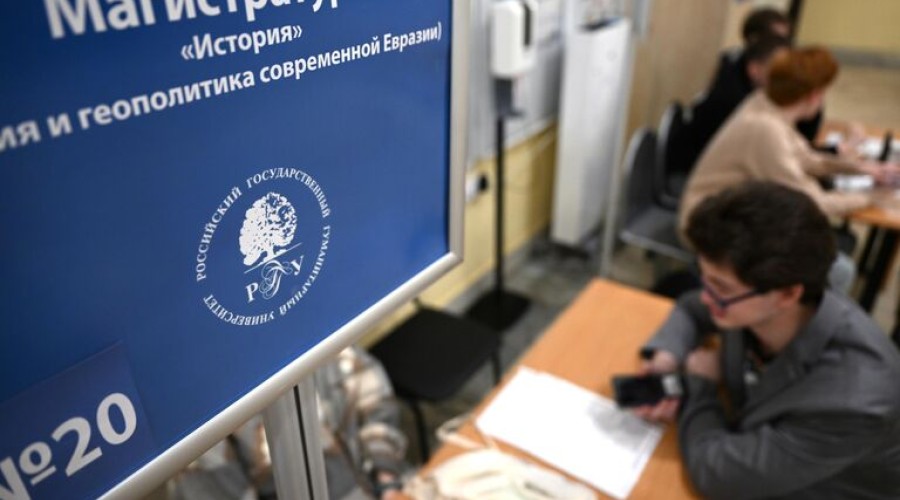 За три недели приемной кампании в вузы подали 1,5 миллиона заявлений