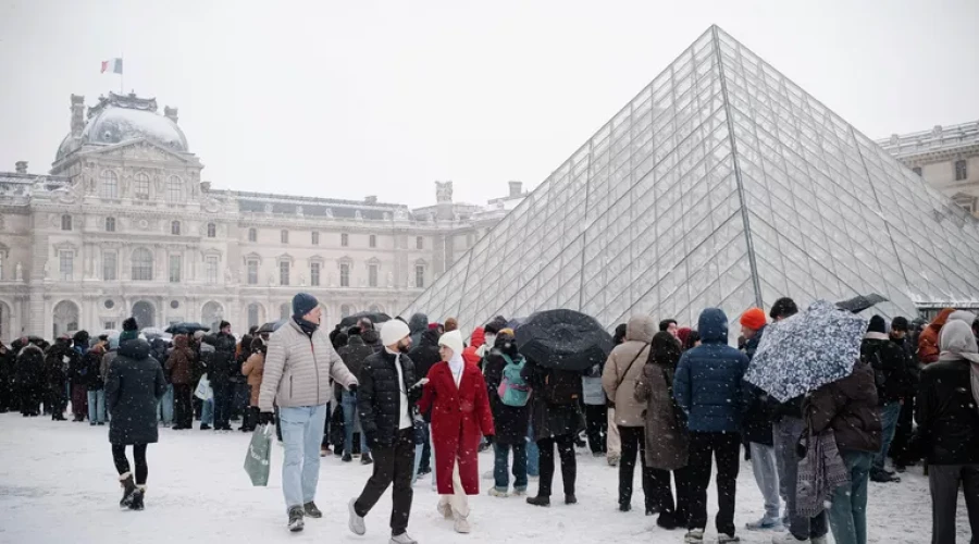 Лувр не работает из-за забастовки сотрудников, недовольных условиями труда