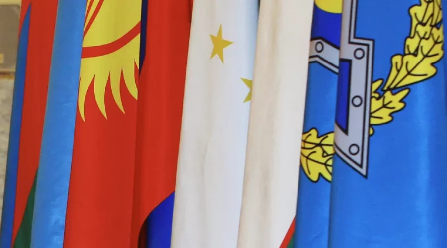 Генсек ОДКБ Масадыков провел встречу с генсеком СНГ Лебедевым