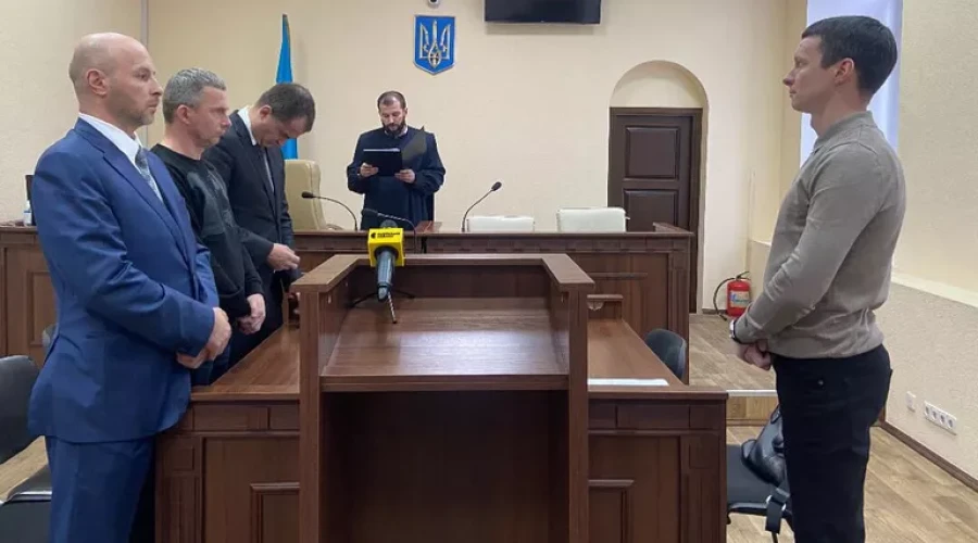Украинский суд отправил под домашний арест обвиняемого в вымогательстве депутата