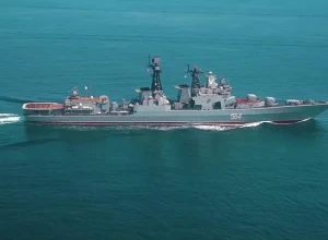 В зону крушения грузового судна Урса Майор прибыл военный корабль из России