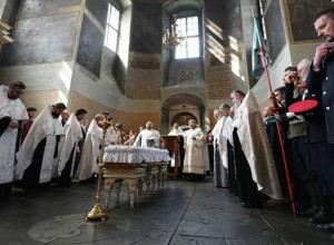 Отпевание князя Александра Трубецкого проходит в Донском монастыре