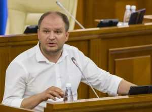 Молдавские власти объявили охоту на местных чиновников от других партий