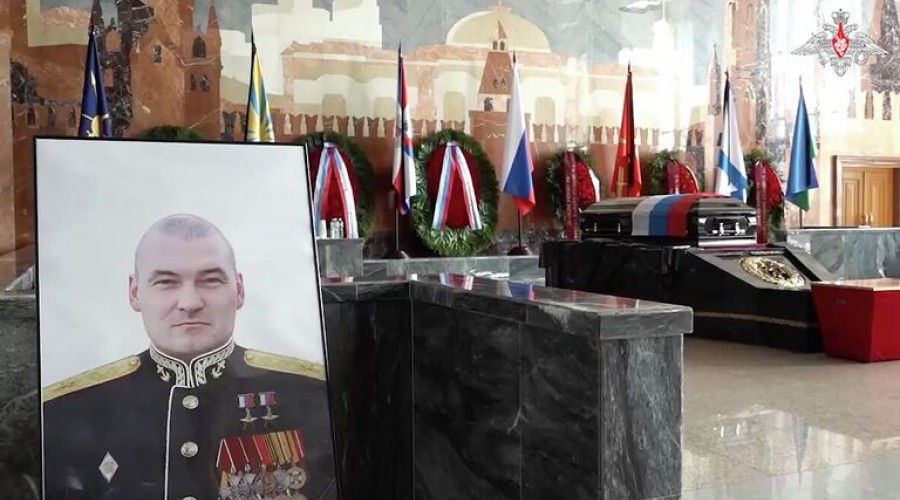 На Федеральном военном мемориале простились с замглавкома ВМФ Гудковым