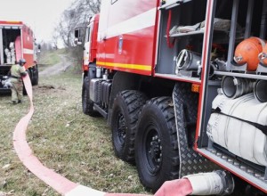 В Луганске на площади 400 квадратов загорелась крыша ресторана Верагуста