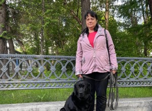 С 1 июня 2025 года инвалиды по зрению в Мурманской области получили право на ежегодную выплату в размере 70 тысяч рублей на содержание собак-проводников