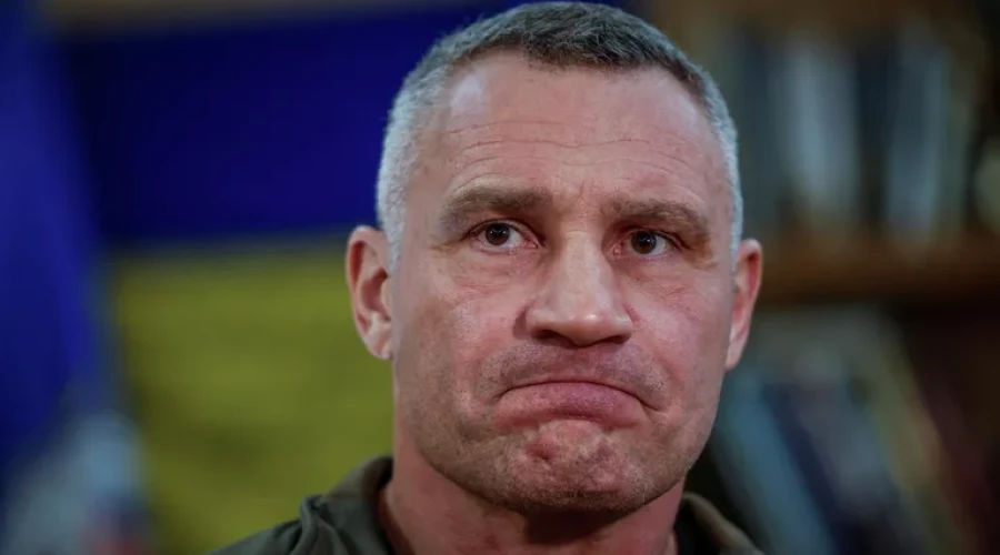 Кличко обратится к Зеленскому, если назначенные им главы районов не уберут снег