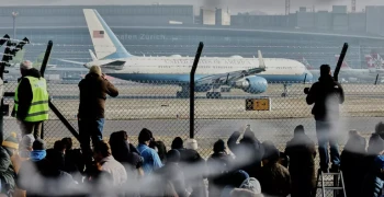 Самолет Трампа приземлился в аэропорту Цюриха с задержкой