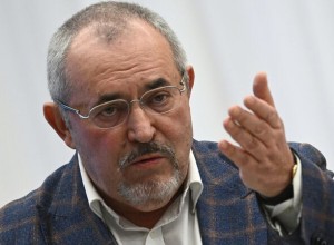 Суд отказал Надеждину, просившему не продавать его машину для расчетов с долгами