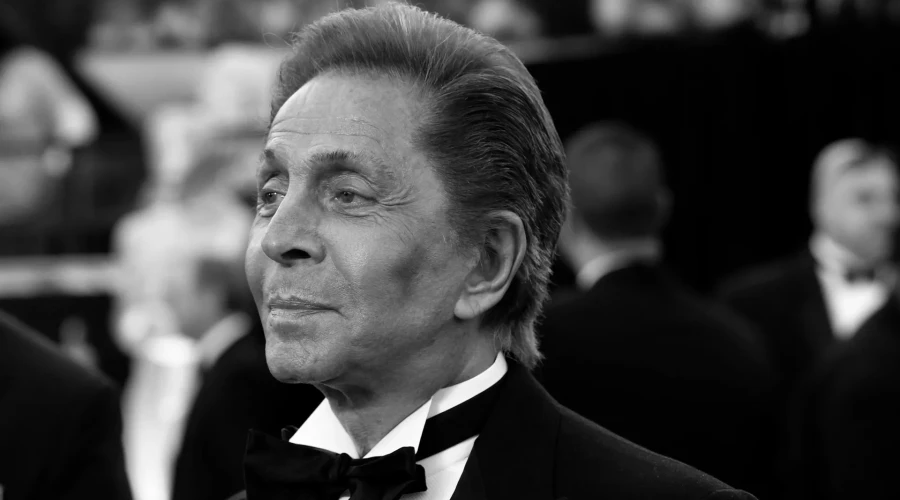 Семья Валентино скорбят по модельеру на церемонии прощания в Риме