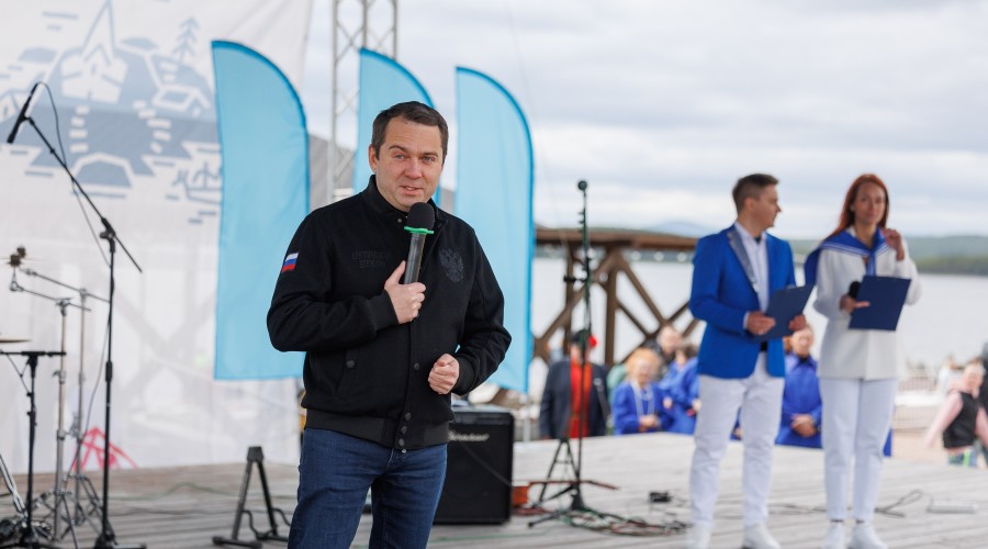 Губернатор Андрей Чибис поздравил жителей Кандалакши с Днём города