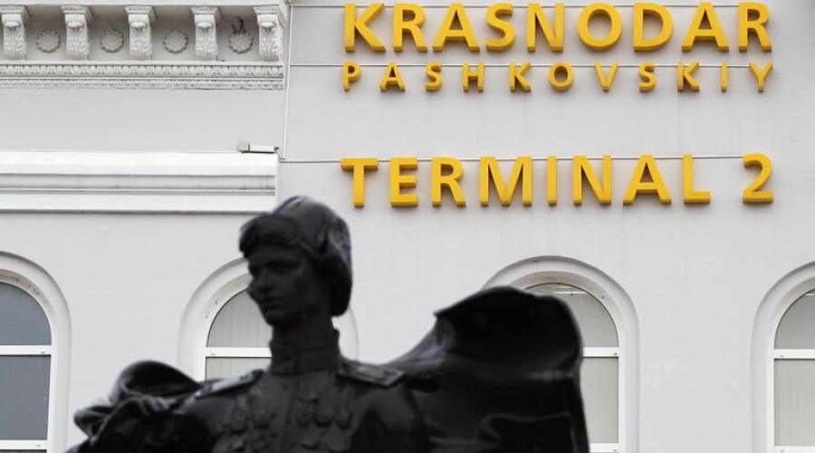 В аэропорту Краснодара заявили об отсутствии распоряжений о возобновлении работы