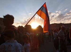 СК Армении завел дело против 3 сторонников Карапетяна