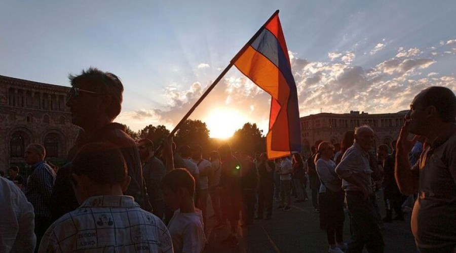 СК Армении завел дело против 3 сторонников Карапетяна