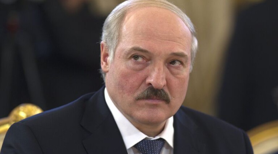 Лукашенко потребовал от милиции пресечь воровство в белорусских хозяйствах