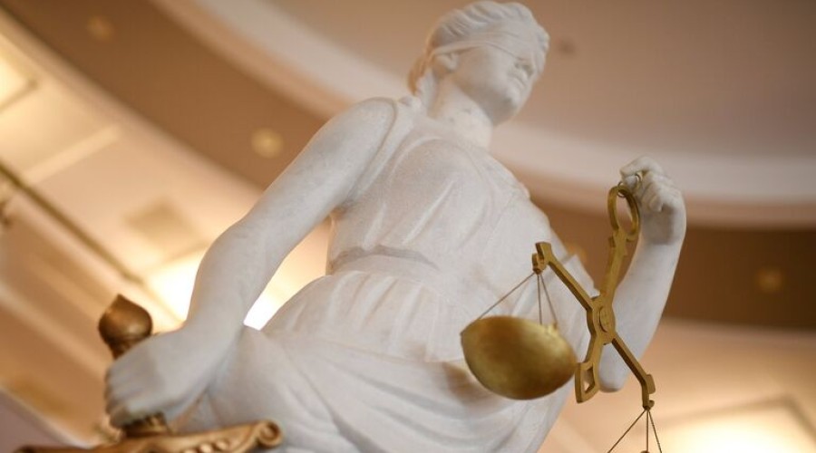 Ущерб за залив квартиры обязан возместить даже банкрот