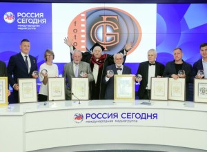 Фотокорреспонденты АПН Киселев и Редлих получили дипломы Золотого глаза России