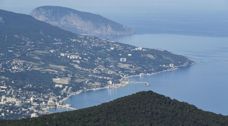 В Симферополе и Алуште почти 11 тысяч человек остались без света из-за жары
