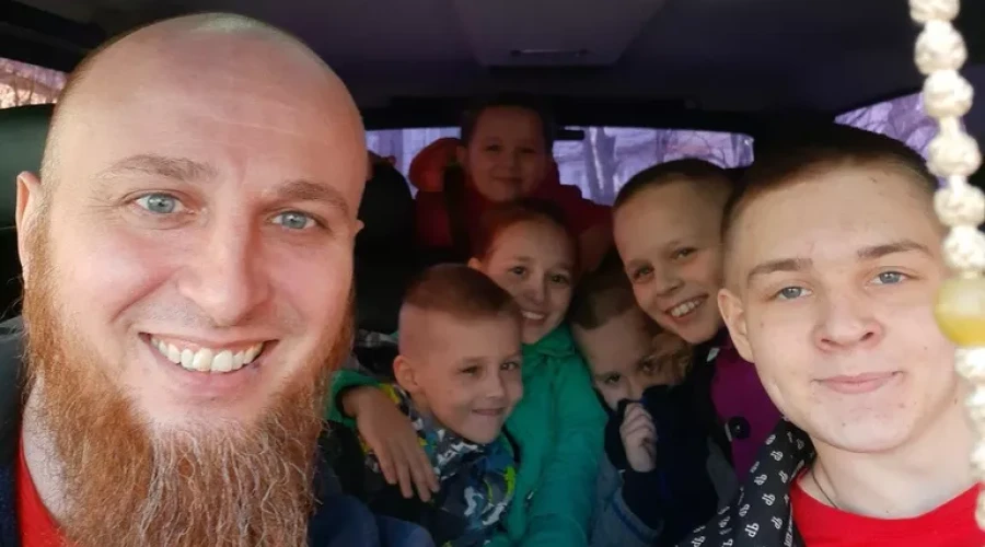Детский омбудсмен Ярославская посетит семью многоженца Сухова с проверкой