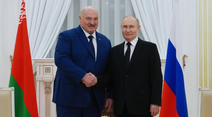 Путин и Лукашенко обсудят в Петербурге экономику и двусторонние отношения