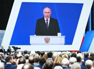 Путин поблагодарил россиян за солидарность и надежность