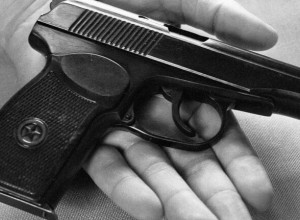 ФССП планирует ограничить должников в возможности получать разрешение на оружие