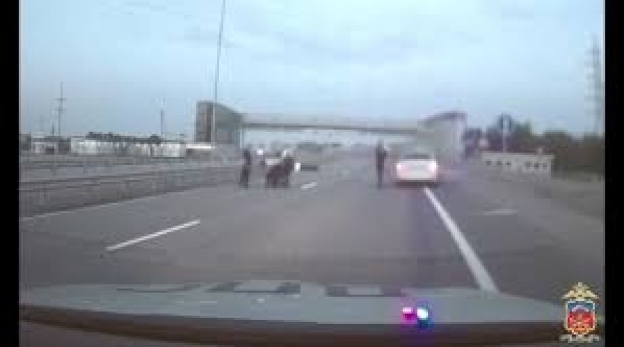 Гонщик без прав не смог скрыться на мотоцикле от мурманских полицейских