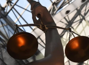 Суд Москвы приговорил американца к 21 году колонии за насилие над двумя детьми