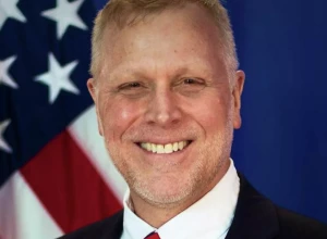 Временный поверенный в делах США в России поздравил ее жителей с праздником