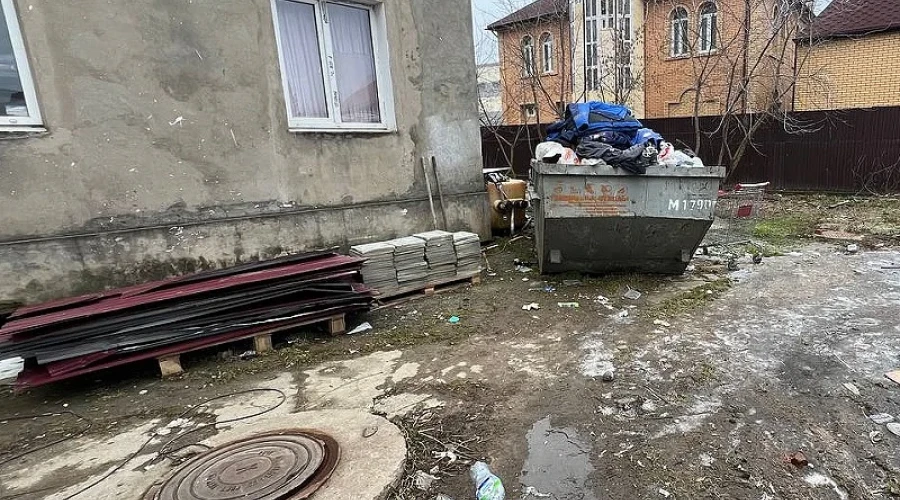 В Новоивановском владельца дома уличили в сбросе сточных вод с участка