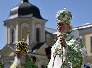 Патриарх Кирилл: отречение от себя характерно для монашества и для защиты Родины