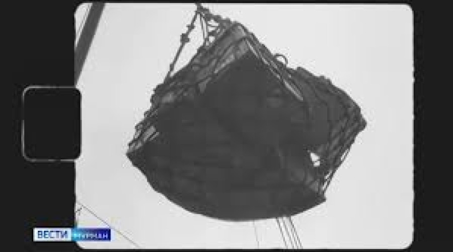 Старый теплоход и заимствованный кран спасли стратегический груз